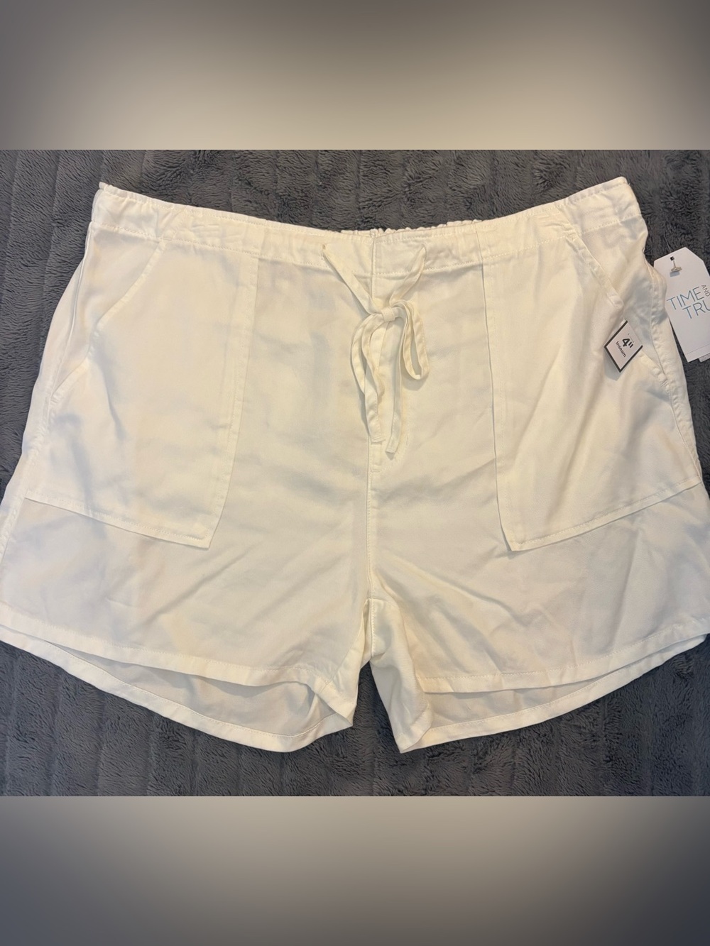 Time & Tru Women’s Winter White Pull-On Utility Shorts NWT Size XXXL 22 Coastal